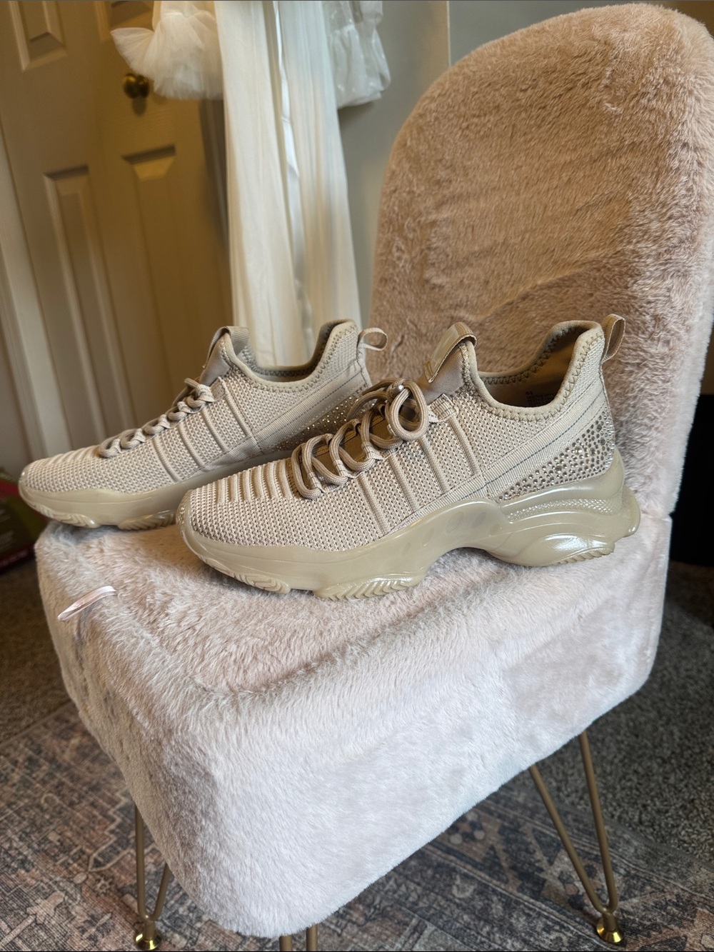Women’s Mad Love Mandy Sneakers - Size 8.5 - Steve Madden